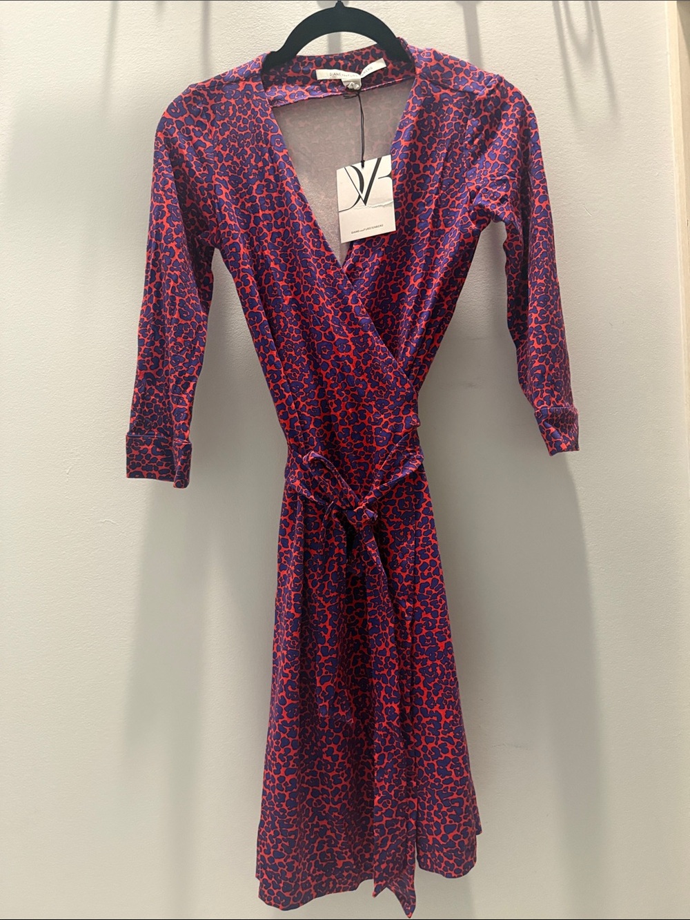 ✨NEW W/ TAGS Diane Von Furstenberg Purple and Red Floral Wrap Dress with Tie